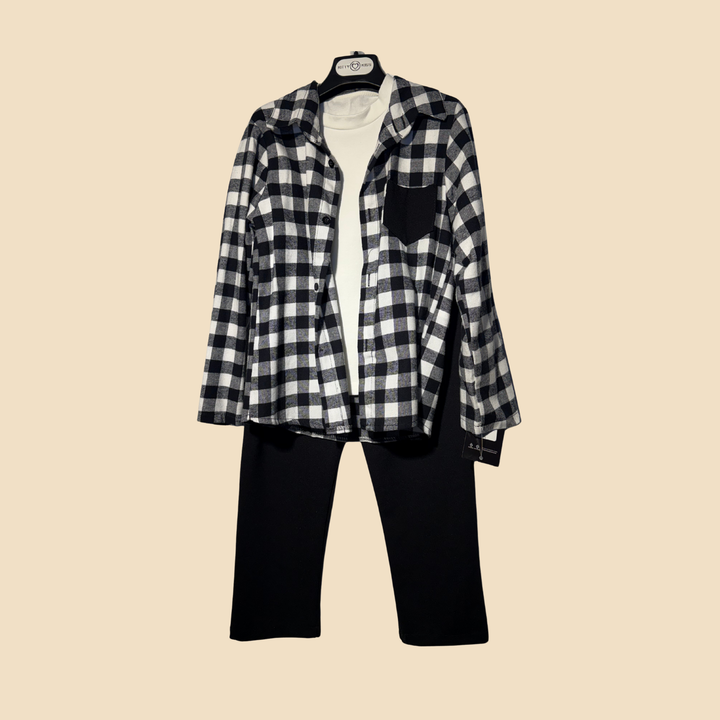 Completo con camicia a quadri bianco/nero e pantalone nero