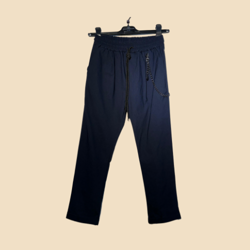 Pantalone blu da bambino con coulisse e dettaglio chain